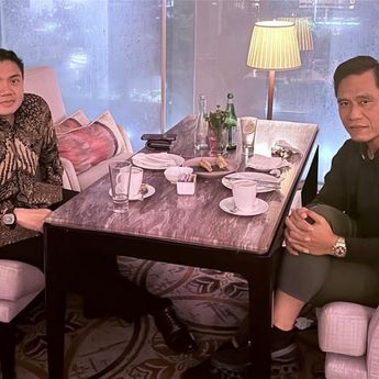 Seskab Teddy Datangi Gus Miftah Jam 1 Pagi