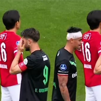 Kepala Mees Hilgers Diperban Usai Benturan Keras dengan Pemain AZ Alkmaar