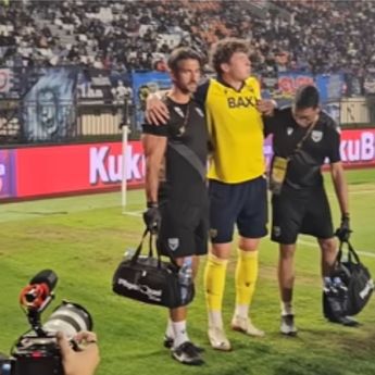 Ole Romeny Emosi ke Wasit Usai Kena Tekel Horor Pemain Arema FC: No Red Card? Joke!