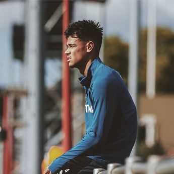 FC Twente Tunjukkan Dukungan Penuh untuk Mees Hilgers yang Akan Jalani Operasi ACL