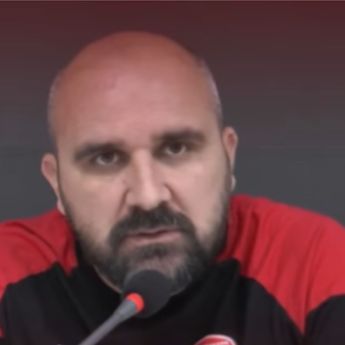 Pelatih FK Radnicki Mladen Zizovic Meninggal Dunia saat Dampingi Tim
