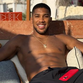 Juara Dunia Tinju Anthony Joshua Alami Kecelakaan Hebat di Nigeria, 2 Orang Tewas