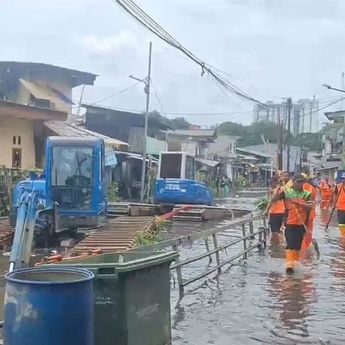 Banjir di Kampung Rawa Indah Kelapa Gading Capai 40 Cm