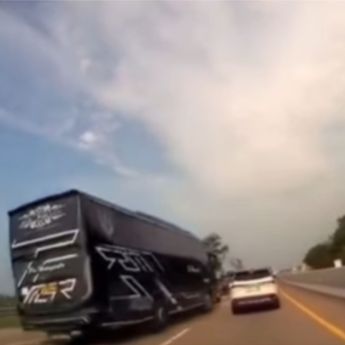 Bus PO Haryanto Tabrak 5 Mobil Pemudik di Tol Batang, 1 Orang Terluka