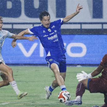Persib Bandung Kokoh di Puncak Usai Menang Tipis 1-0 dari PSIM Yogyakarta