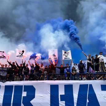Ribuan Bobotoh Padati GBLA saat Sesi Latihan Jelang Duel Persib Lawan Persija