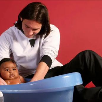 Reaksi Lionel Messi Soal Foto Sama Lamine Yamal saat Masih Bayi