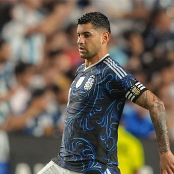 Cristian Romero Abaikan Trump saat Pengalungan Medali Final Piala Dunia 2026