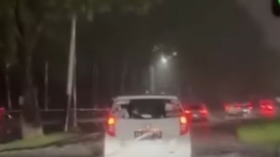 Banjir Rendam Jalan Depan Bintaro Xchange Mall