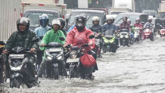 Jakarta Siagakan 1.204 Pompa untuk Tangani Banjir Akibat Hujan Ekstrem