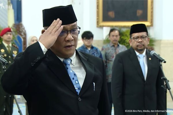 Muhammad Jumhur Hidayat baru saja dilantik Presiden Prabowo Subianto menjadi Menteri Lingkungan Hidup di Istana Negara pada Senin 27 April 2026.