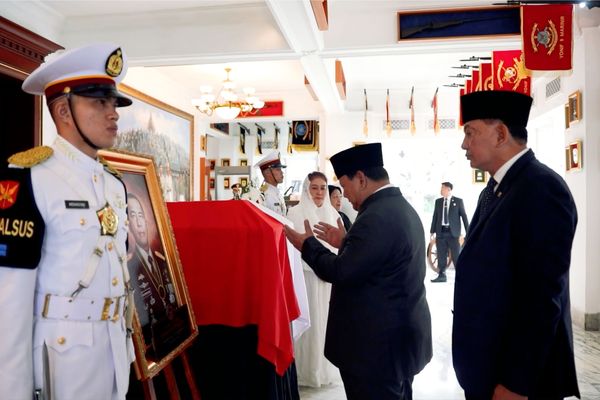 Presiden Prabowo Beri Penghormatan Terakhir ke Ryamizard Ryacudu