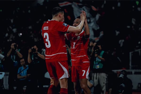 Dukungan Pemain Timnas Untuk Beckham yang Dihina Supporter