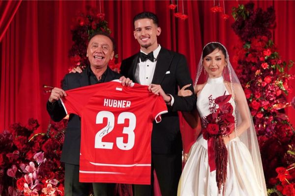 Iwan Bule Datang ke Nikahan Justin Hubner dan Jeniffer Coppen