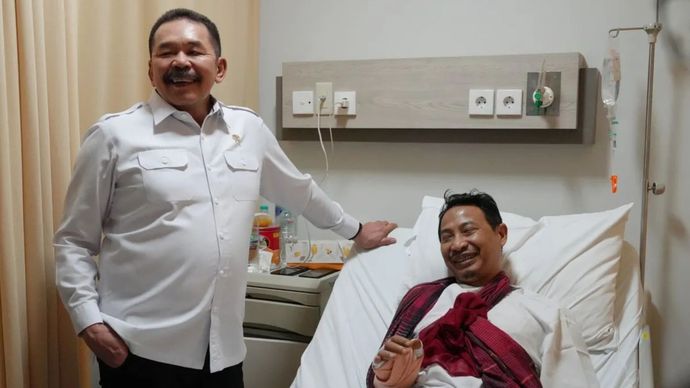 Jaksa Agung Jenguk Pegawai Kejaksaan yang Dibacok di Depok