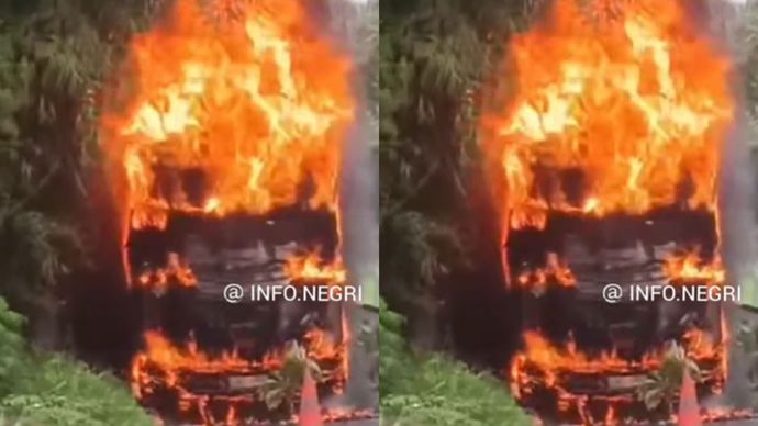 Bus Pahala Kencana Terbakar