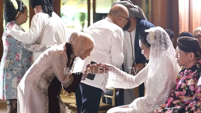 Mulan Jameela Hampir Sungkem ke Maia Estianty di Acara Siraman Al Ghazali