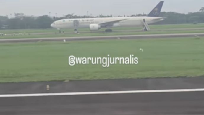 Pesawat Saudi Airline