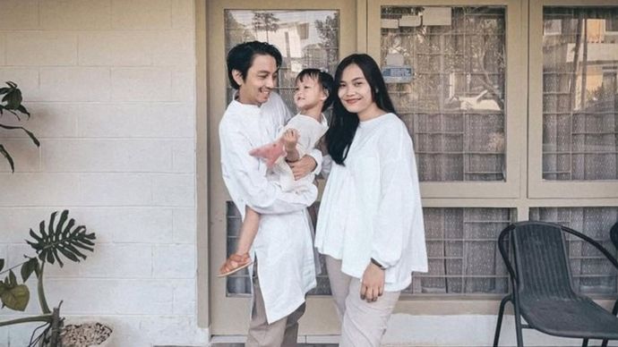 Fiersa Besari dan Istrinya Aqia