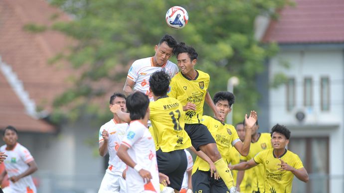 Waanal Brothers vs Persekabpas Pasuruan