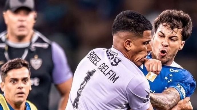 Duel Cruzeiro Vs Atletico Mineiro Berakhir Ricuh