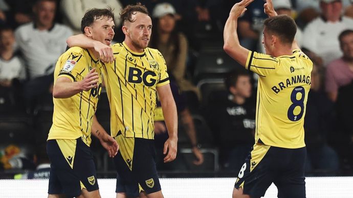 Oxford United Diambang Turun ke Kasta 3 Sepakbola Inggris