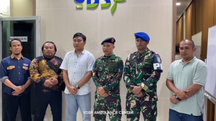 Oknum Anggota TNI AL Minta Maaf Usai Gebrak Mobil Ambulans di Surabaya
