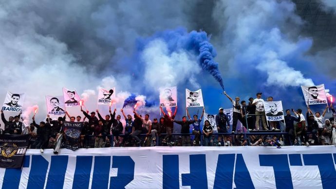 Ribuan Bobotoh Padati GBLA Jelang Duel Persib Lawan Persija