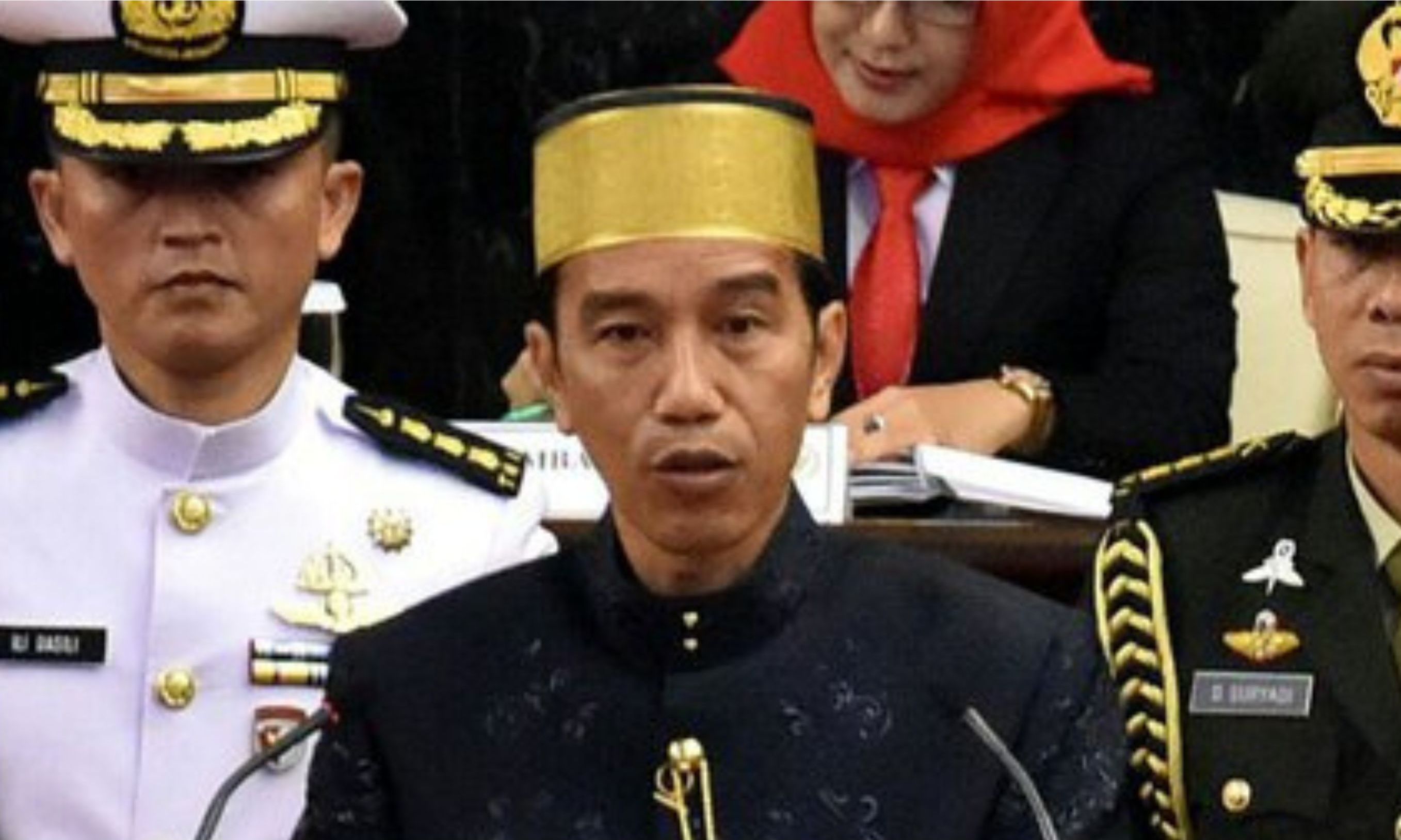 Jokowi Pake Baju Adat Suku Bugis <b>(Setkab.go.id)</b>