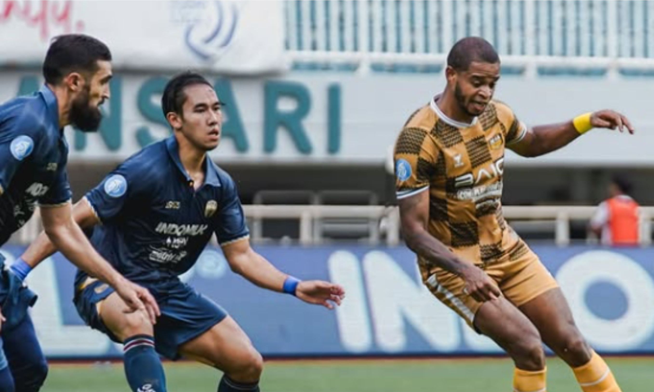 Persita Tangerang vs Dewa United <b>(IG: Dewa United)</b>