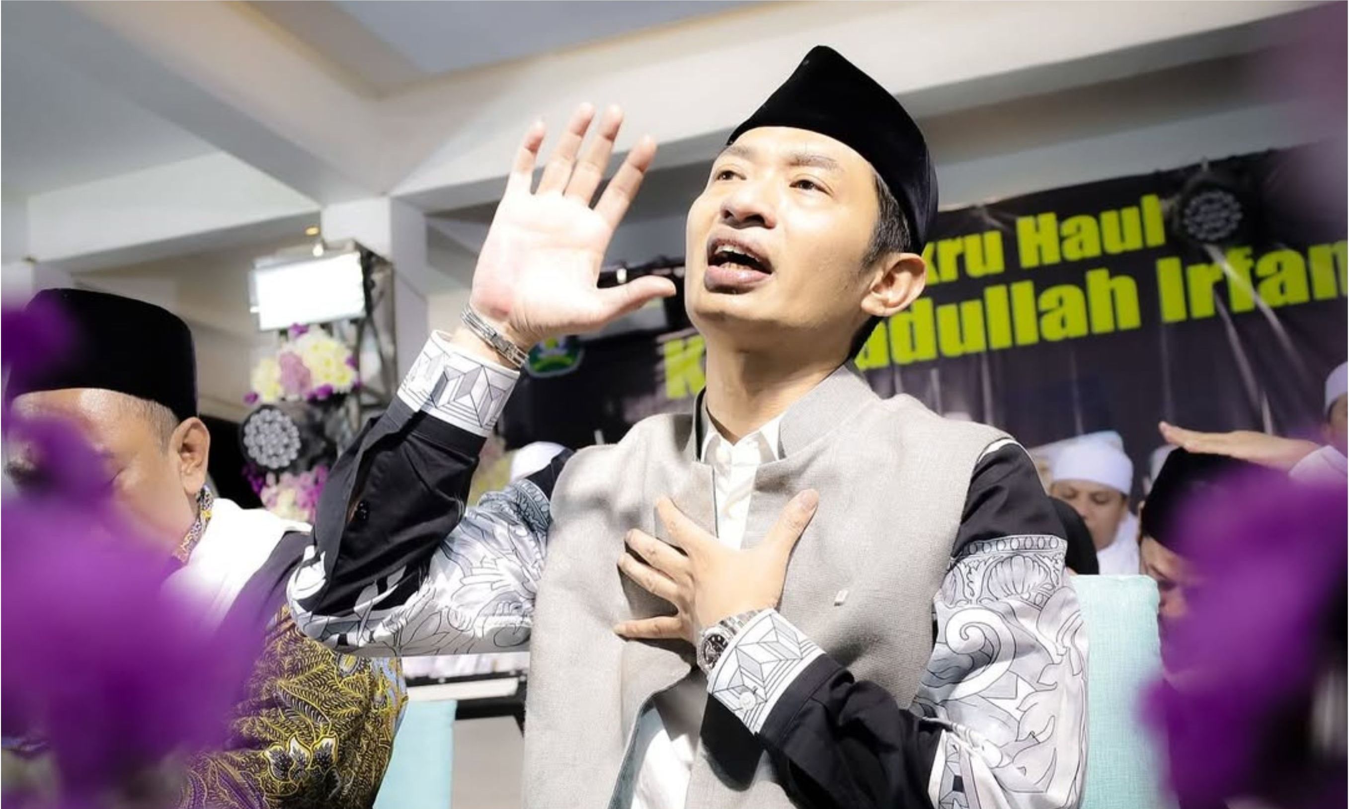 Alamudin Dimyati Rois <b>(IG: Alamudin Dimyati Rois)</b>