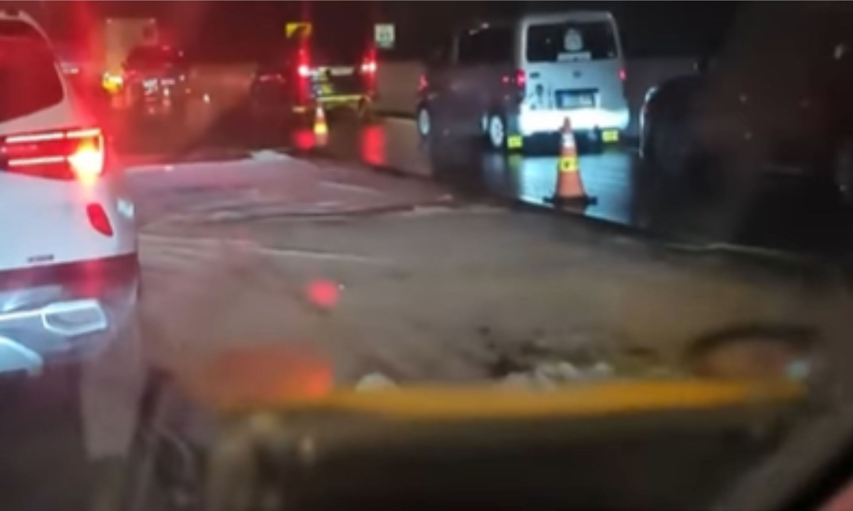 Bandung ke Jakarta 10 Jam Usai Macet Parah di Tol Cipularang <b>(IG: bdg.info)</b>