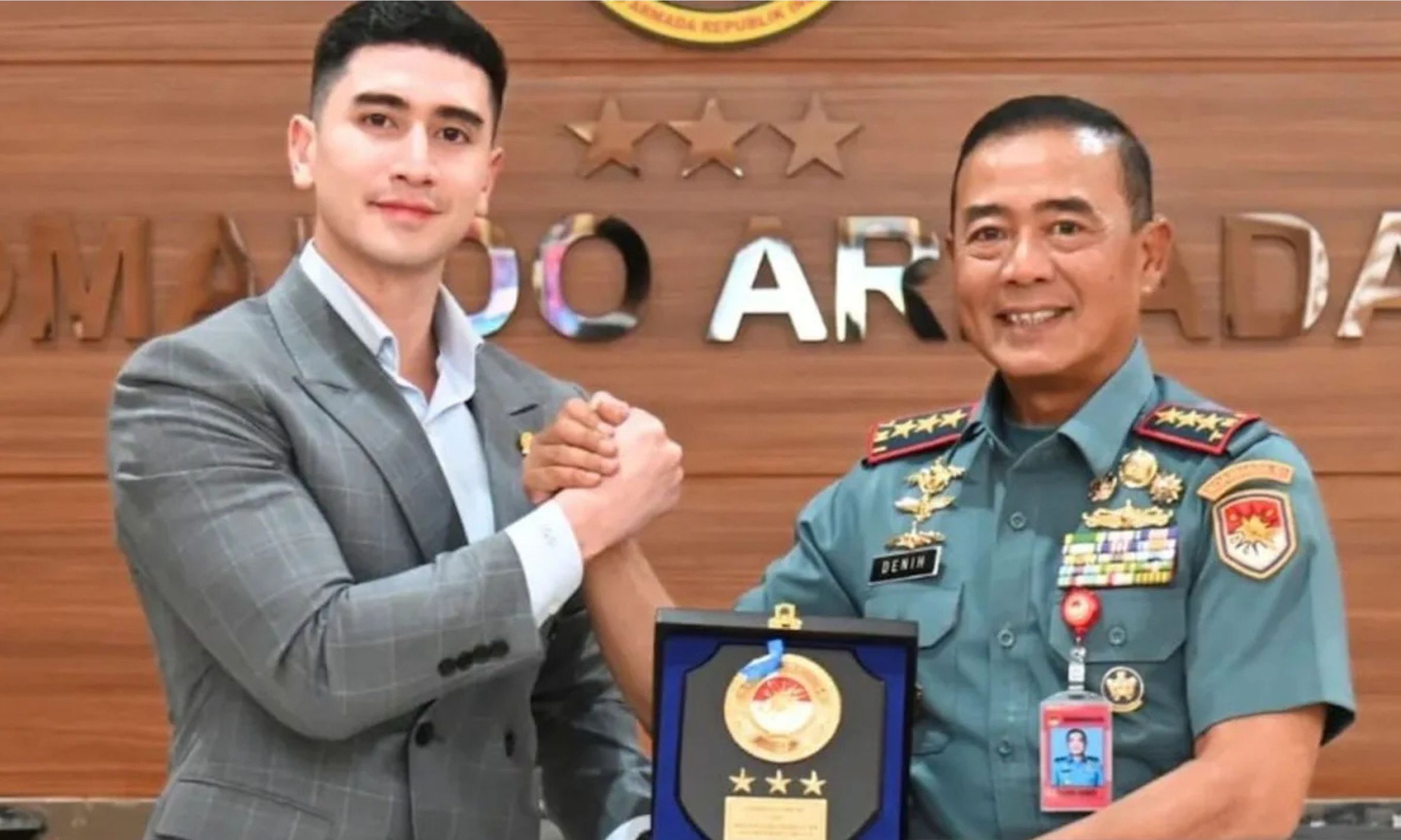 Verrell Bramasta Resmi Jadi Duta Maritim TNI AL, Bawa Misi Laut untuk Generasi Muda <b>(ANTARA)</b>
