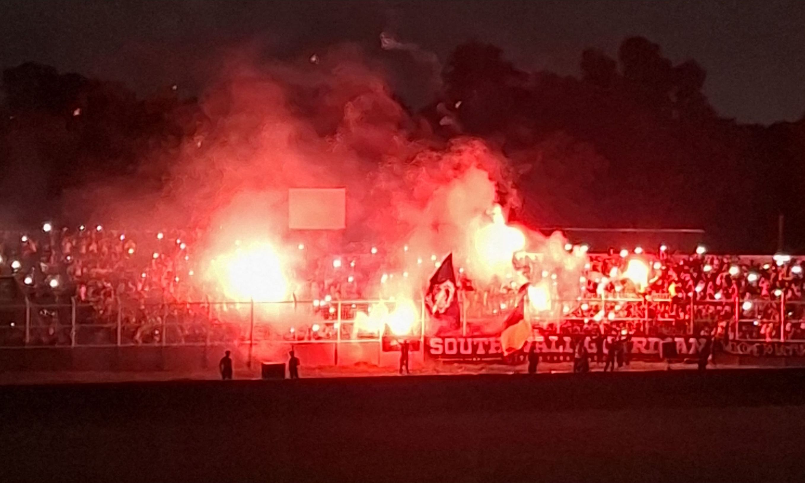 Suporter Bhayangkara Presisi Lampung FC <b>(Zaki Islami/ NTV News)</b>