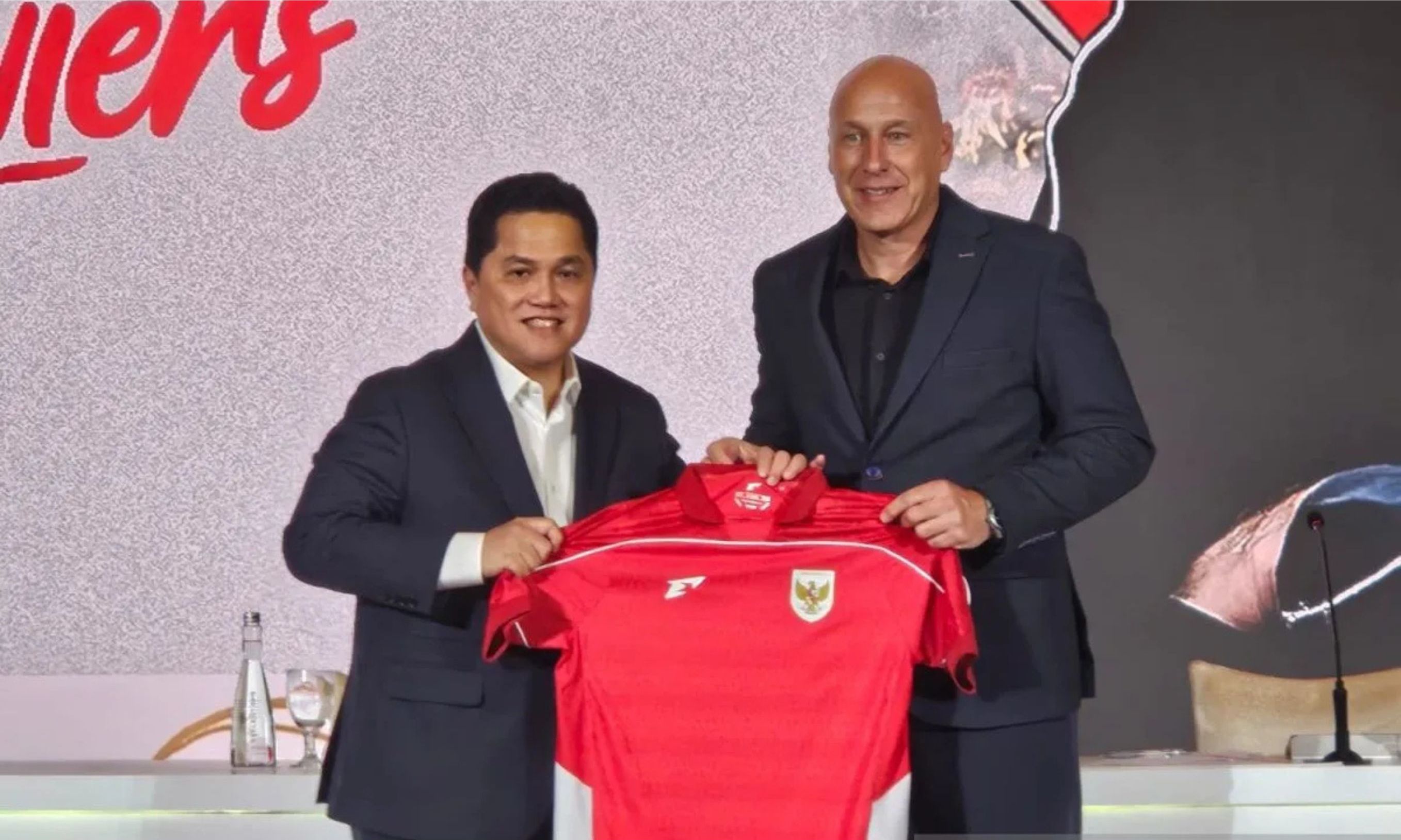Ketua Umum PSSI Erick Thohir dan Direktur Teknik PSSI Alexander Zwiers <b>(ANTARA)</b>