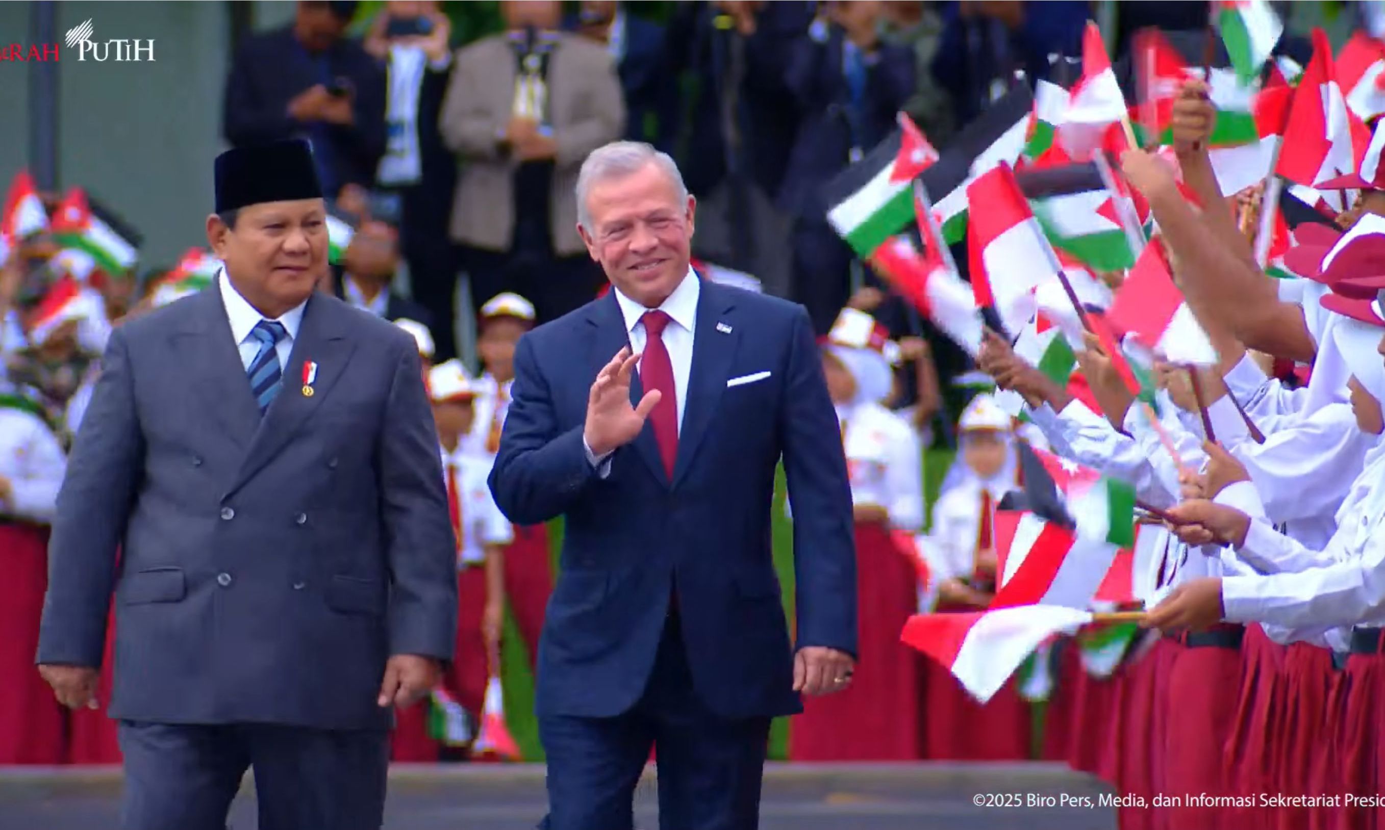 Raja Abdullah II Disambut Meriah saat Tiba di Istana Merdeka <b>(Youtube)</b>