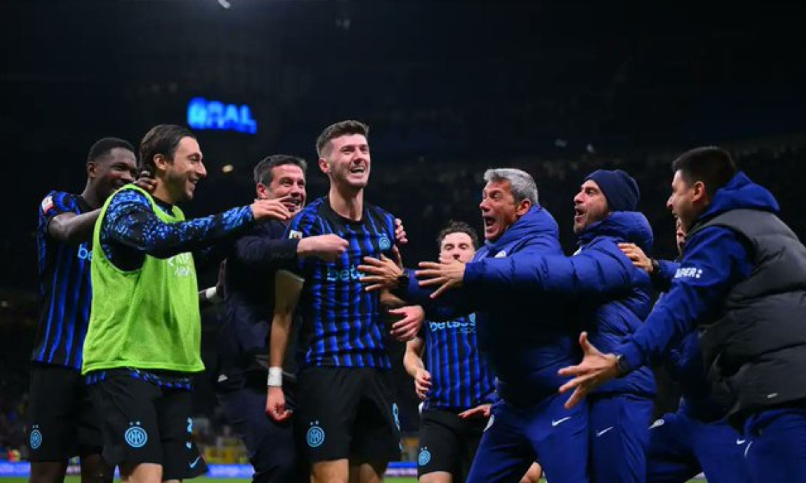 Inter Milan <b>(X: Inter)</b>