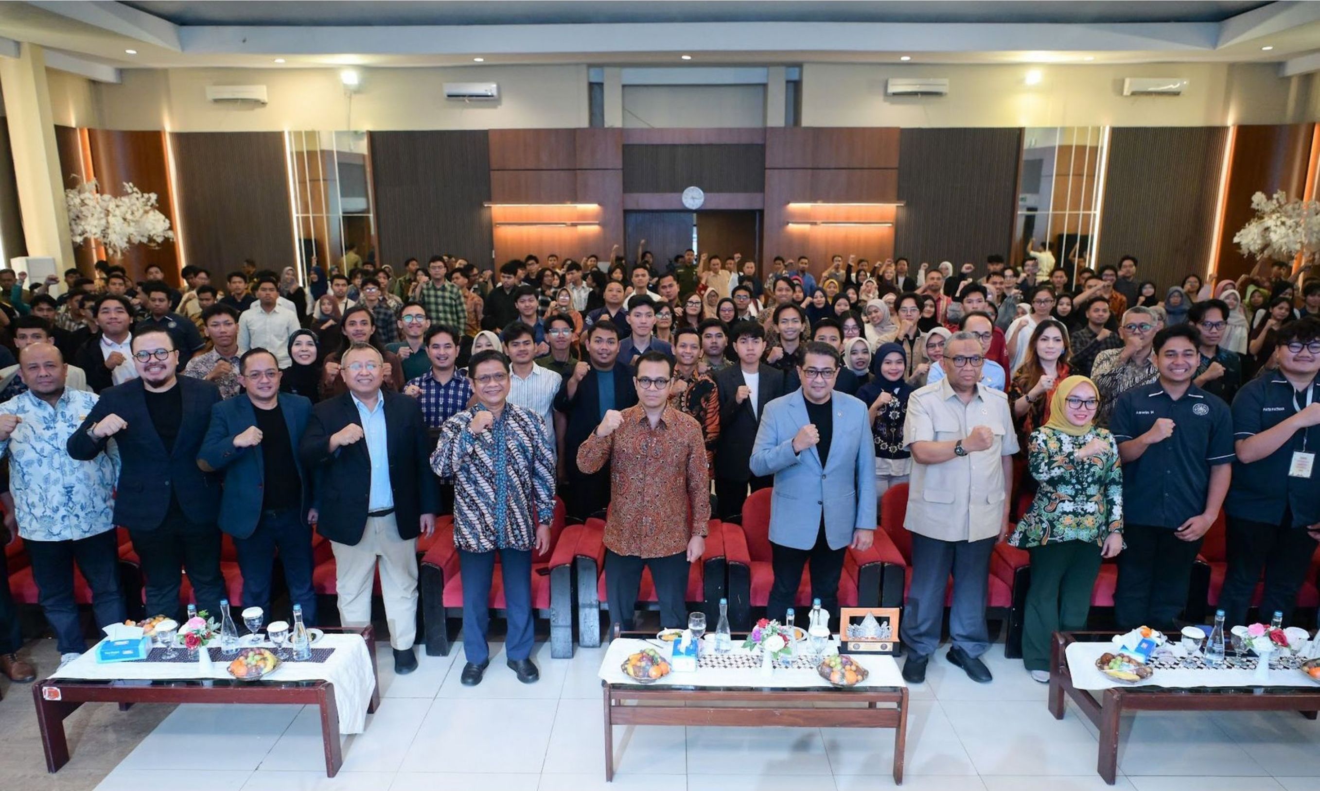 Wamen Nezar: UMKM Harus Padukan Kreativitas dan Teknologi untuk Bertahan <b>(Istomewa)</b>