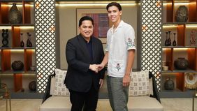 Dion Markx bakal menjadi pemain Timnas Indonesia yang dinaturalisasi oleh PSSI. Hal ini terlihat dari unggahan akun Instagram Erick Thohir.