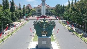 Universitas Negeri Yogyakarta tengah menyelidiki dugaan keterlibatan sejumlah alumninya dalam kasus pemalsuan riset untuk konferensi ilmiah internasional yang ramai diperbincangkan di media sosial.