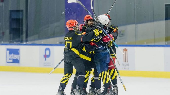 Tim Hoki Es Indonesia Golden Cobras U-16 Raih Gelar Juara di Thailand <b>(IG: Golden Cobras)</b>