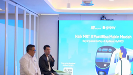 Naik MRT Jakarta Sekarang Bayarnya Bisa Pakai GoPay