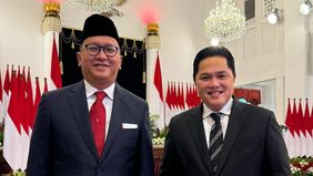 Menteri Badan Usaha Milik Negara (BUMN) Erick Thohir mengucapkan selamat kepada Rosan Roeslani atas dilantiknya sebagai Menteri Investasi/Kepala BKPM.