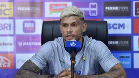 Penyerang Persib Bandung, Ciro Alves turut berkomentar jelang menghadapi Persebaya Surabaya dalam lanjutan Liga 1 matchday ke delapan di Stadion So Jalak Harupat pada Jumat 18 Oktober 2024, pukul 15.30 WIB.