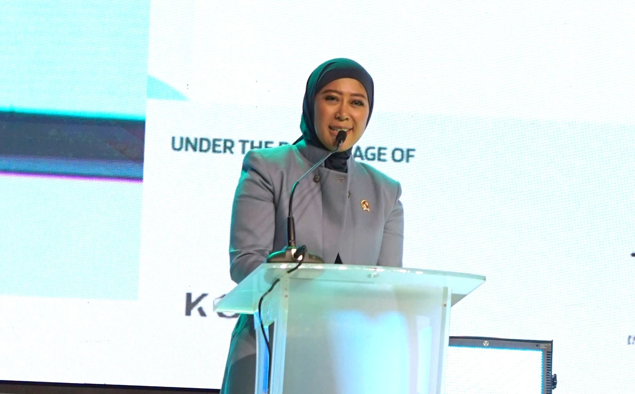 Menteri Komunikasi dan Digital Republik Indonesia, Meutya Hafid, mengapresiasi kontribusi Telkomsel dan pelaku industri telekomunikasi dalam menghadirkan inovasi teknologi yang mendukung transformasi digital nasional, sekaligus memperkuat kemandirian dan kedaulatan AI Indonesia.