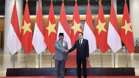 Setelah pertemuan Jumat (13/9) dengan Presiden Vietnam H.E. Tô Lâm, Menteri Pertahanan RI Prabowo Subianto melanjutkan rangkaian kunjungan kerjanya dengan bertemu Ketua Majelis Nasional Vietnam H.E. Mr. Tran Thanh Man, di Vietnam, Sabtu (14/9).