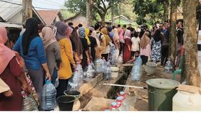 Badan Penanggulangan Bencana Daerah (BPBD) Kabupaten Tangerang, Provinsi Banten, mencatat dampak kekeringan yang memicu krisis air bersih kini meluas ke 12 kecamatan. Hingga saat ini, sebanyak 8.135 kepala keluarga (KK) dilaporkan terdampak.