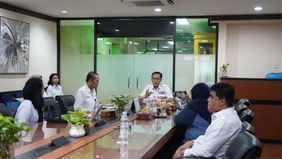 Kementerian Kependudukan dan Pembangunan Keluarga (Kemendukbangga)/BKKBN menegaskan bahwa sosok ayah ideal adalah ayah yang hadir secara fisik sekaligus psikologis dalam kehidupan keluarga.