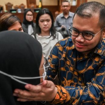 Hakim Tunda Putusan Banding Ibrahim Arief dalam Kasus Korupsi Chromebook