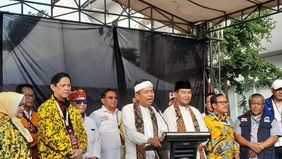 Dedi Mulyadi dan Erwan Setiawan resmi mendaftar sebagai calon Gubernur dan Wakil Gubernur Jabar pada 2024 di KPU Jawa Barat.